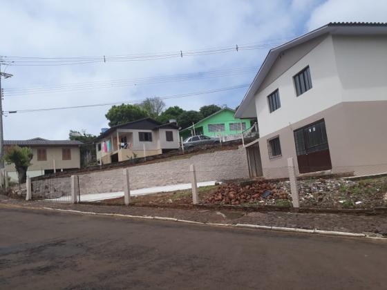 CASA DE ALVENARIA NO BAIRRO SANTO ANTONIO